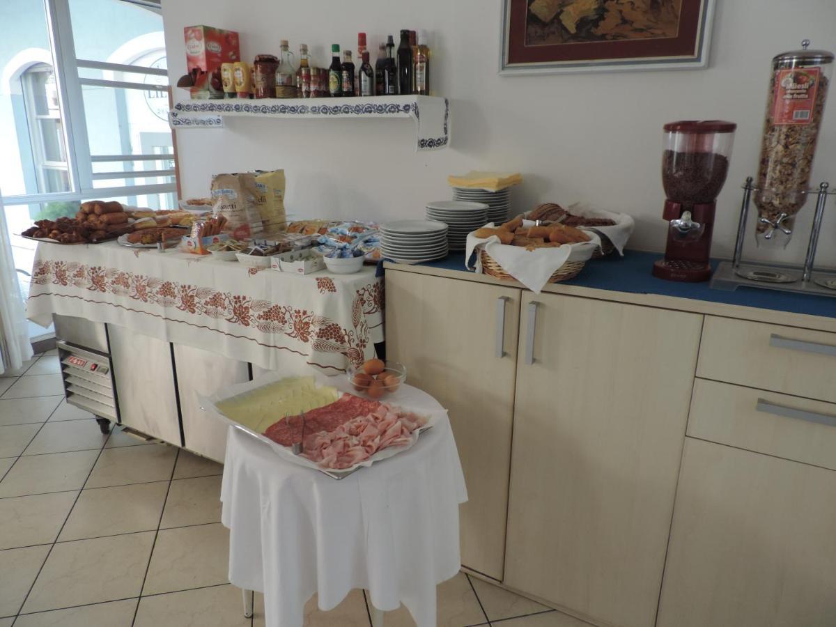 Hotel Liliana 里米尼 外观 照片